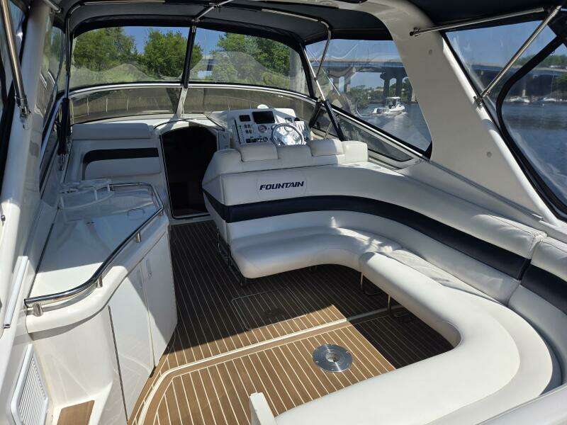 38ft Fountain Yacht For Sale