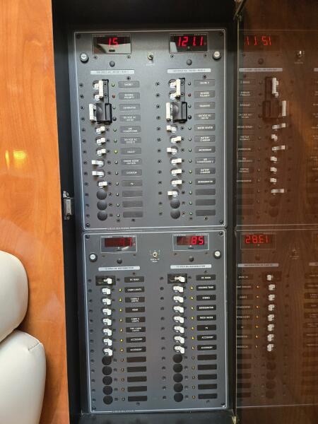 38' 2007 Fountain 38 Express Cruiser