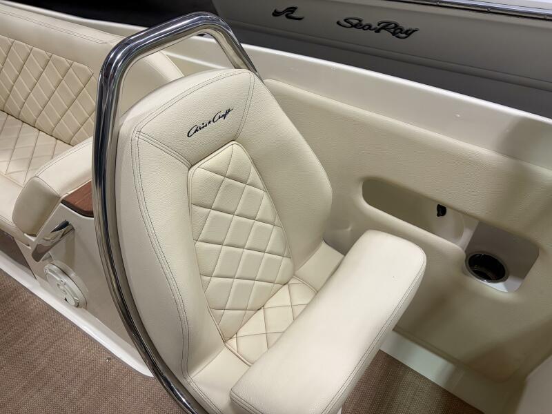 28' 2020 Chris-Craft 