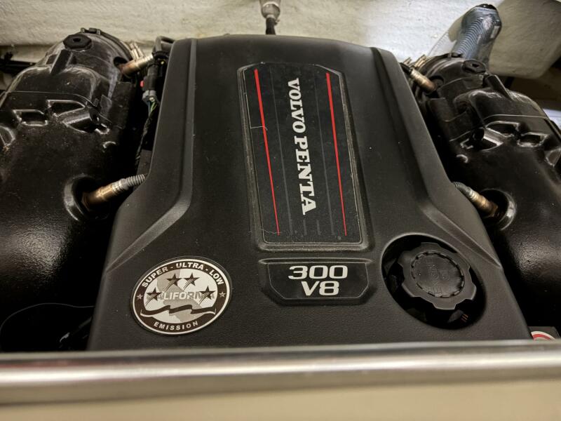 28' 2020 Chris-Craft 