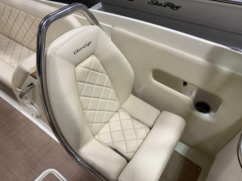 28' 2020 Chris-Craft 