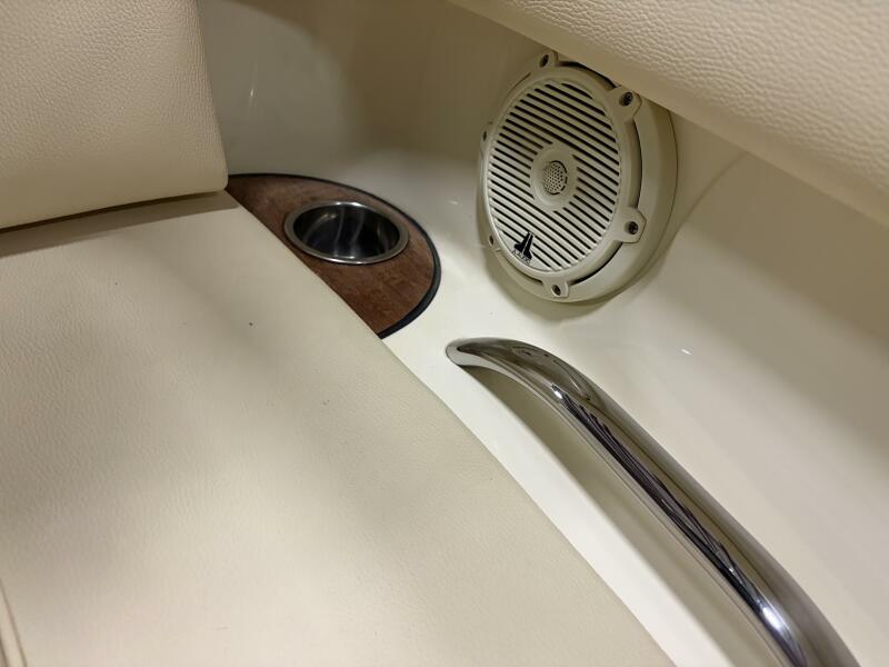 28' 2020 Chris-Craft 