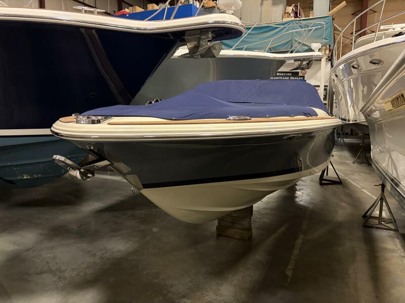 28' 2020 Chris-Craft 