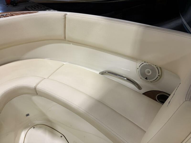 28' 2020 Chris-Craft 