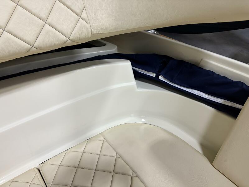 28' 2020 Chris-Craft 