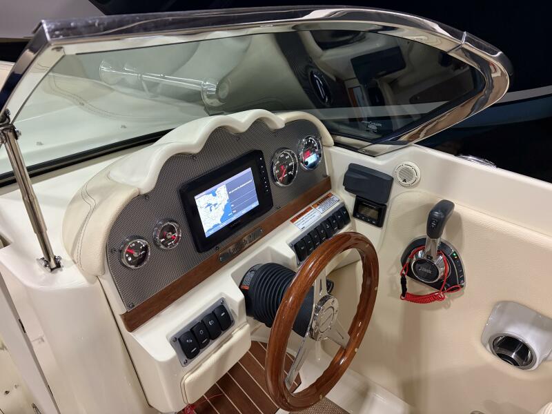 28' 2020 Chris-Craft 