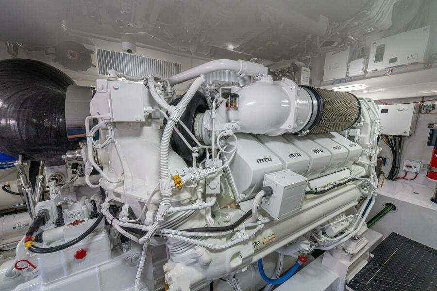 2025 Viking 58 Convertible GAME ON