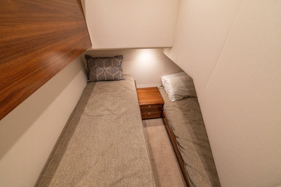 58' 2025 Viking 58 Convertible