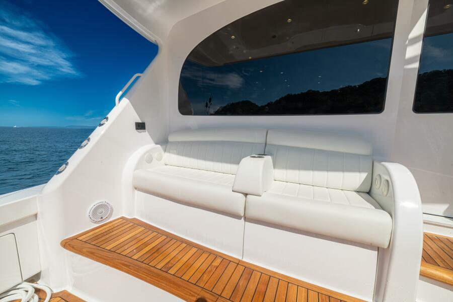 58' 2025 Viking 58 Convertible