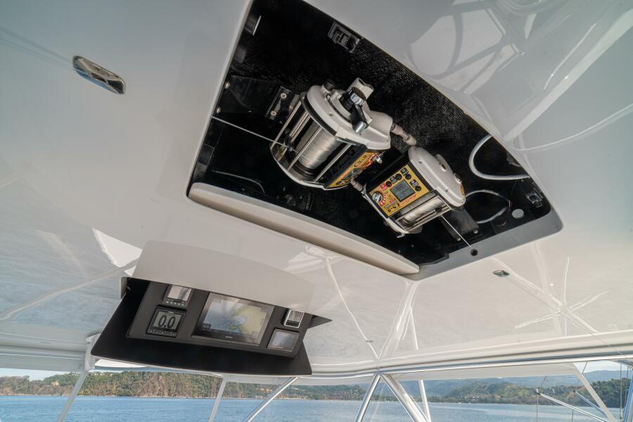 58' 2025 Viking 58 Convertible