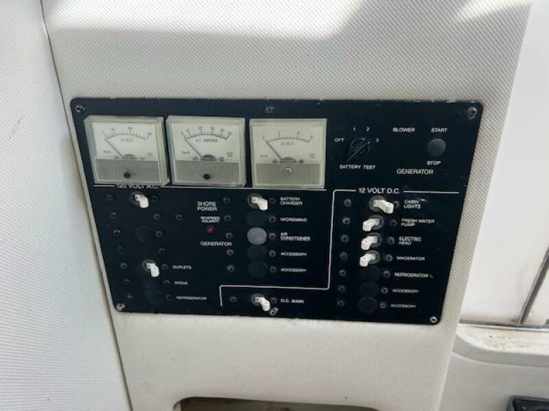 30' 1998 Pro-Line 2610 WA