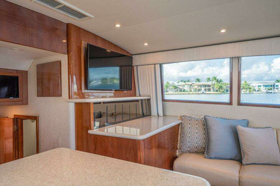 Manana 43ft Egg Harbor Yacht For Sale