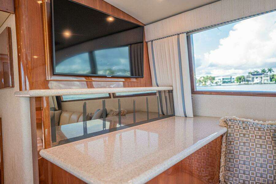 Manana 43ft Egg Harbor Yacht For Sale