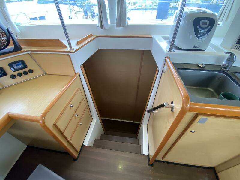 Pilgrim 39ft Lagoon Yacht For Sale