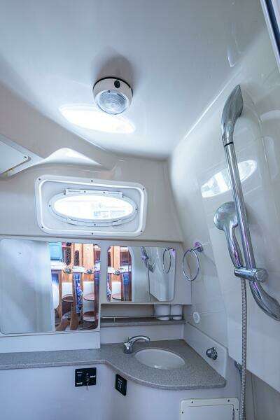 KERNTOWN 34ft Wellcraft Yacht For Sale