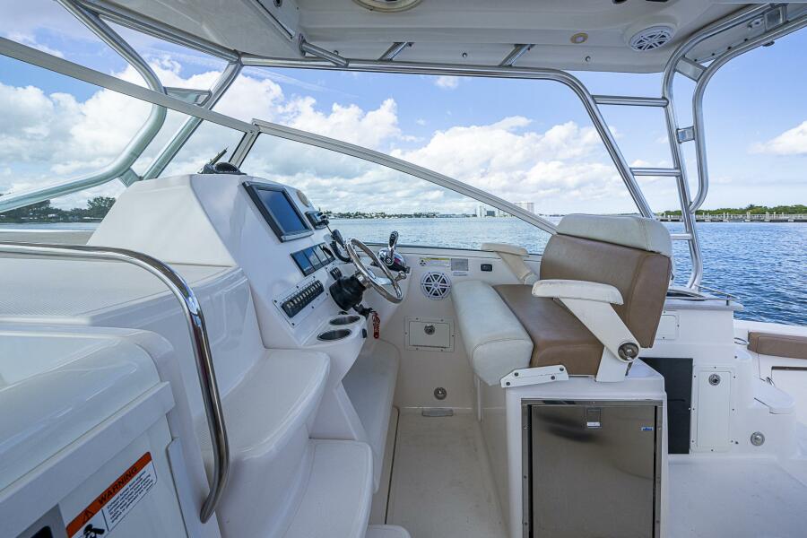 34' 2013 Wellcraft 340 Coastal