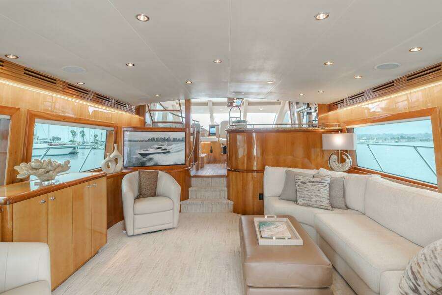UNA VIDA  64ft Hatteras Yacht For Sale