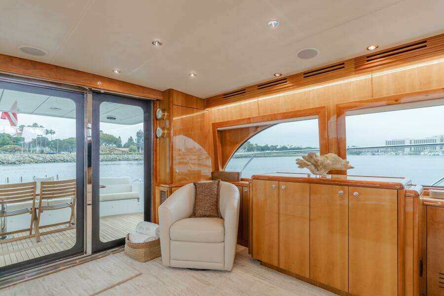 UNA VIDA  64ft Hatteras Yacht For Sale