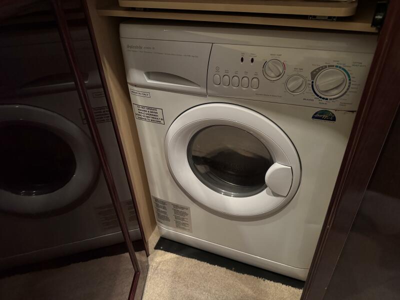 58' 2007 Sea Ray 58 Sedan Bridge