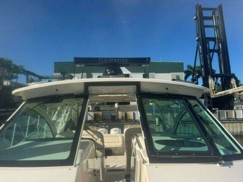 2025 Grady-White Freedom 375 SUZY Q 