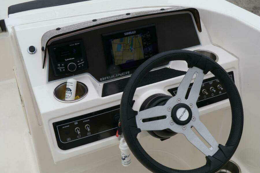 22ft Bayliner Yacht For Sale