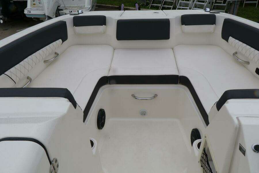 22ft Bayliner Yacht For Sale