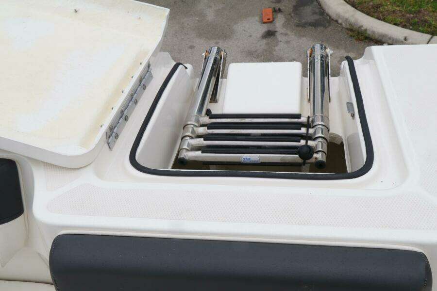 22ft Bayliner Yacht For Sale