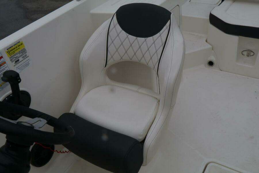 22ft Bayliner Yacht For Sale