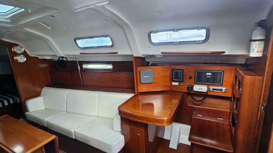 36ft Beneteau Yacht For Sale