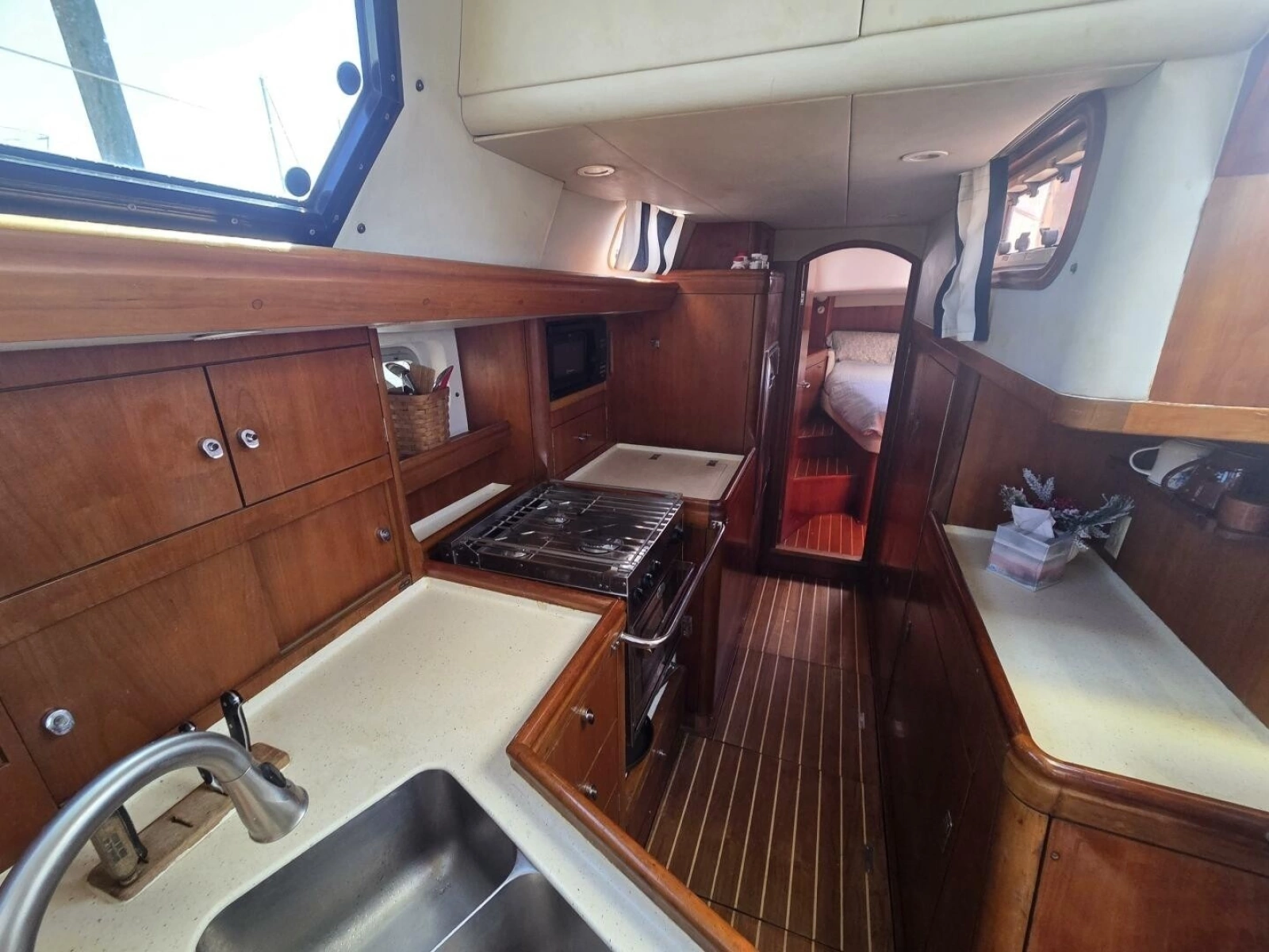 1998 Oyster 485