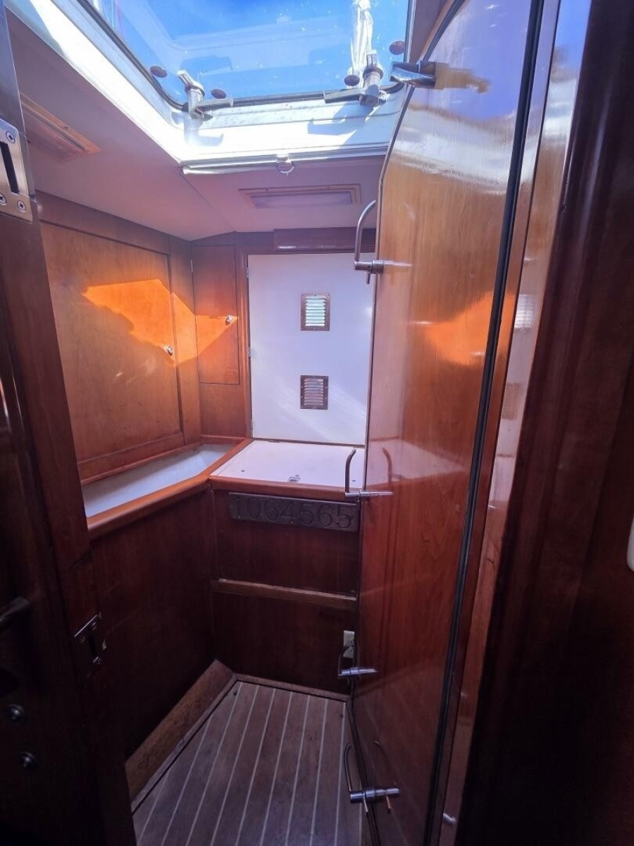 1998 Oyster 485