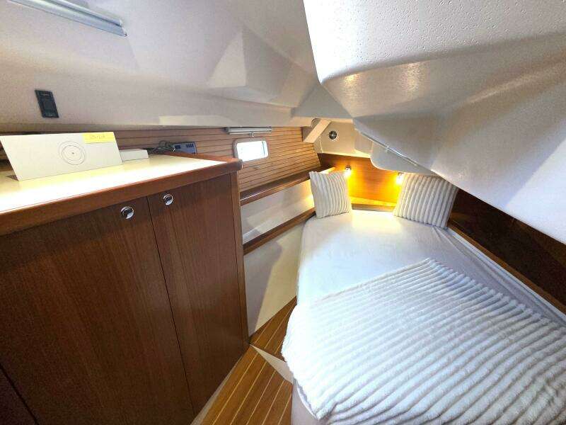 Here  amp  Now 44ft Catalina Yacht For Sale