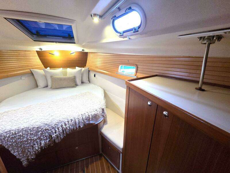 Here  amp  Now 44ft Catalina Yacht For Sale