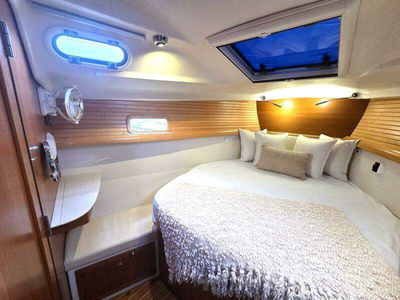 Here  amp  Now 44ft Catalina Yacht For Sale