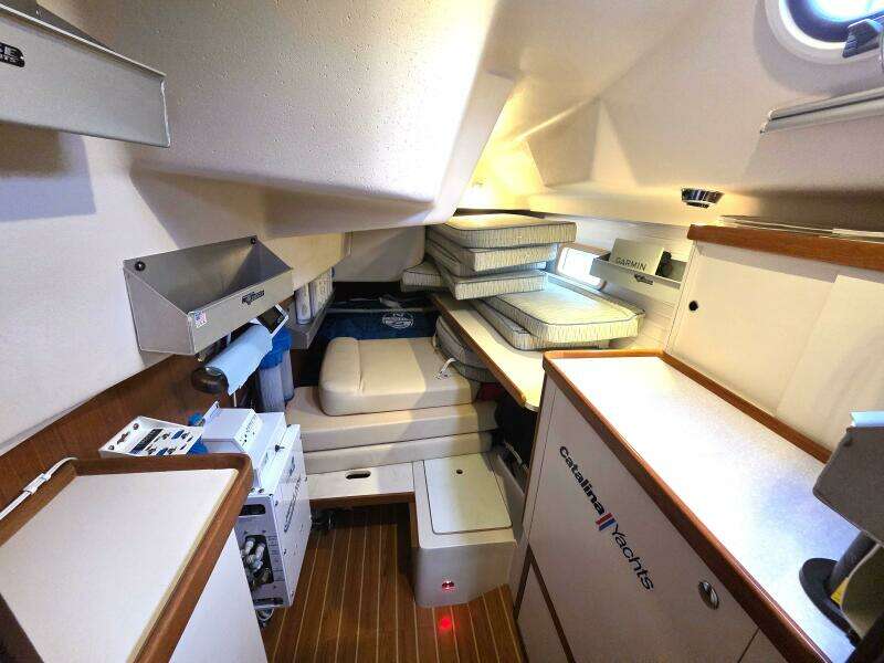 Here  amp  Now 44ft Catalina Yacht For Sale