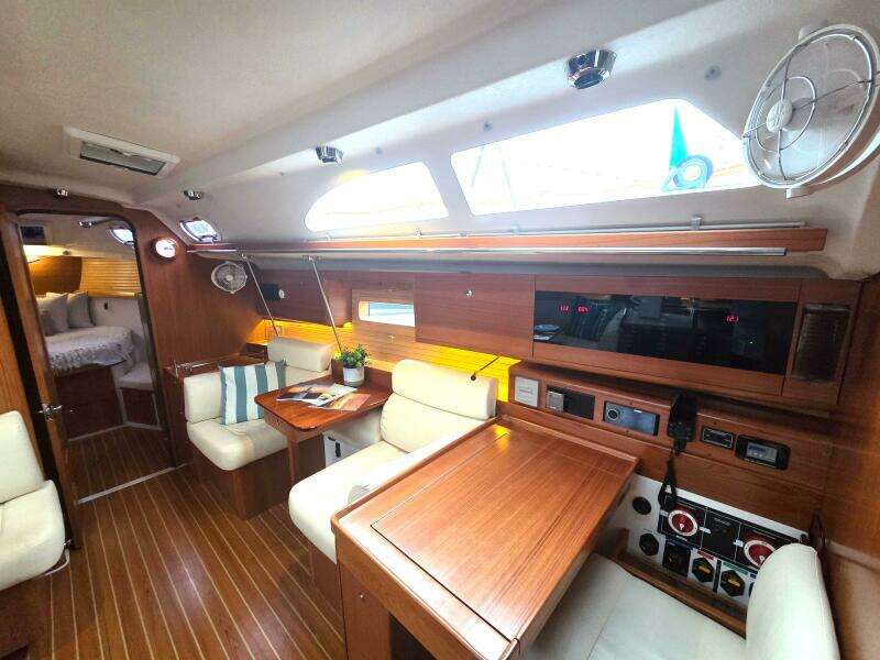 Here  amp  Now 44ft Catalina Yacht For Sale