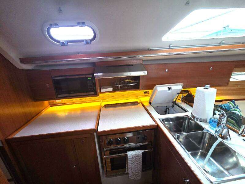 Here  amp  Now 44ft Catalina Yacht For Sale
