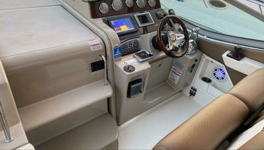 33ft Sea Ray Yacht For Sale