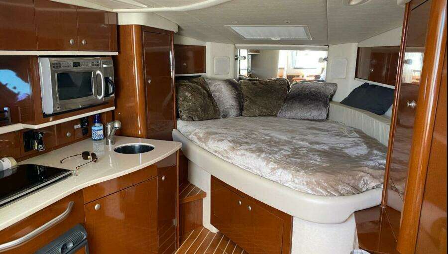 33ft Sea Ray Yacht For Sale