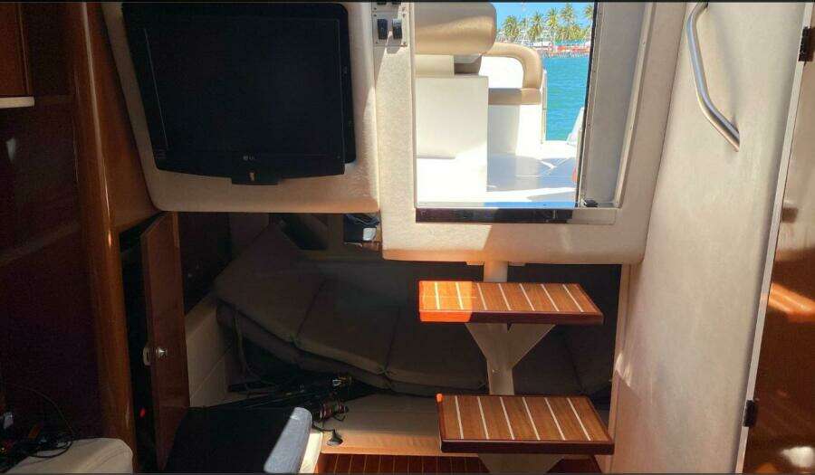 33ft Sea Ray Yacht For Sale