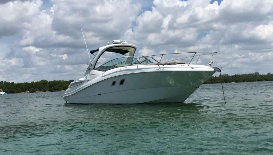 33ft Sea Ray Yacht For Sale