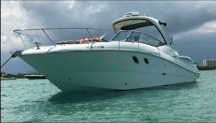 33ft Sea Ray Yacht For Sale