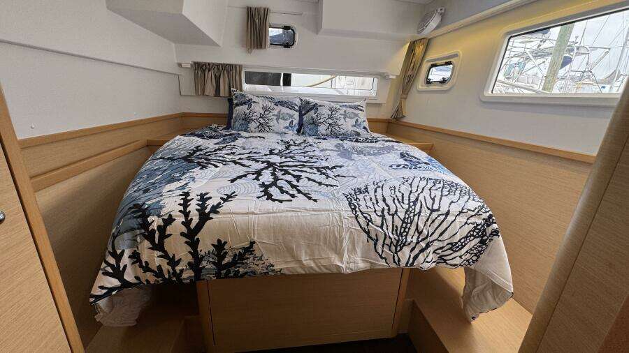 Aft Guest Stateroom - Port