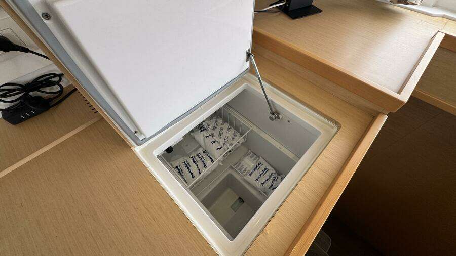 Galley Top Loader Freezer_Fridge