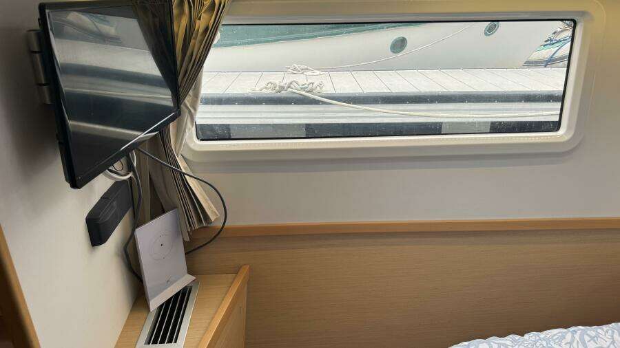 Owner's Suite - Starboard Hull