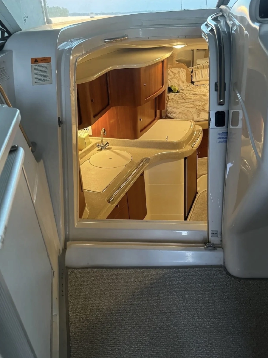 2003 Chris-Craft 328 Express Cruiser