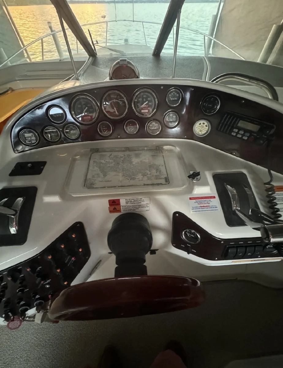 2003 Chris-Craft 328 Express Cruiser