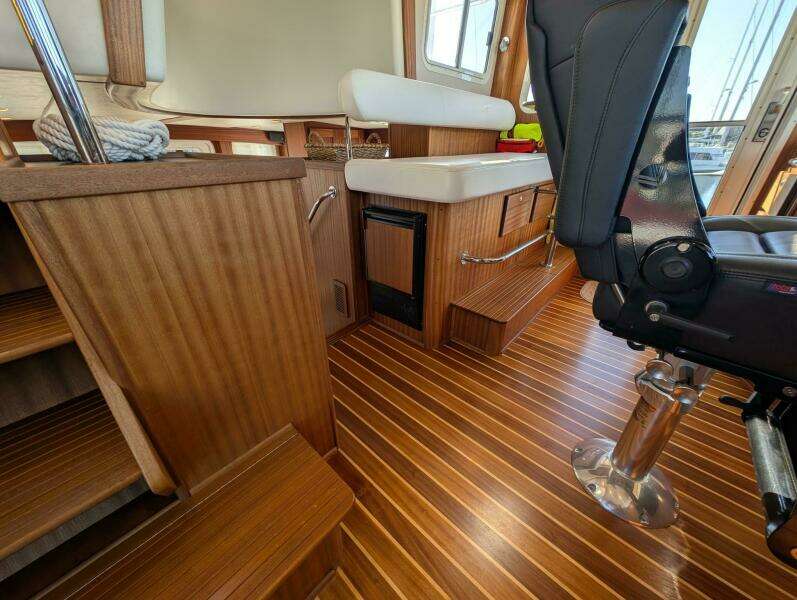 Firefly 43ft American Tug Yacht For Sale