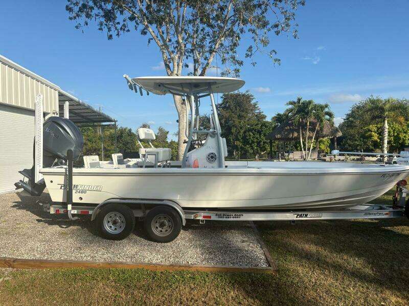 24ft Pathfinder Yacht For Sale