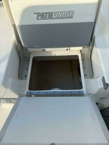 24ft Pathfinder Yacht For Sale